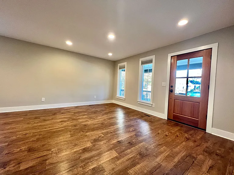 604 Rudolph Ave — Photo 2