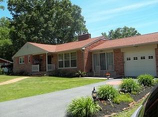 6 N Parkway Ct, Lewistown, PA 17044