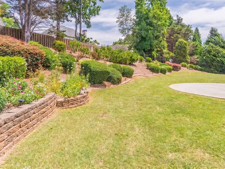 3913 Lost Oak Dr — Photo 3