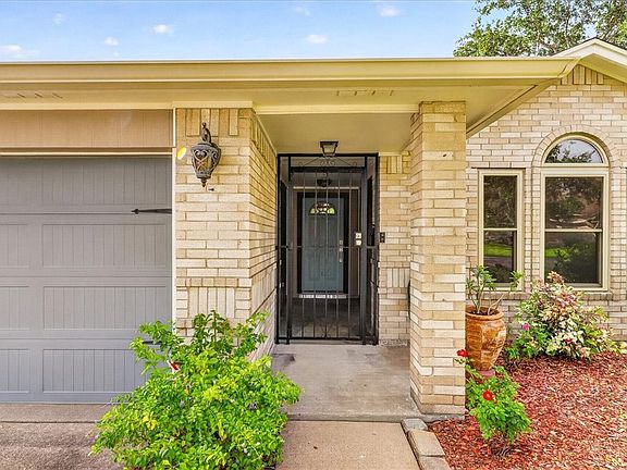 4th image of 6034 Blue Water Dr