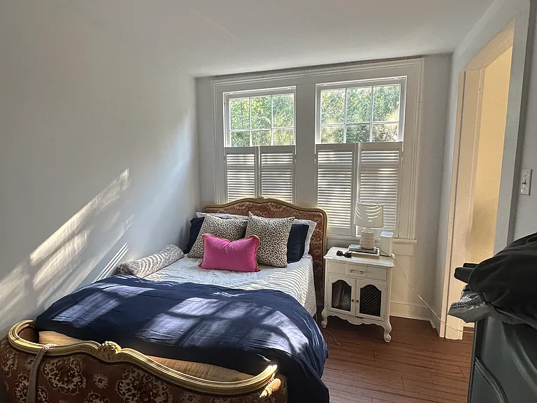 1100 Dufossat St — Photo 3