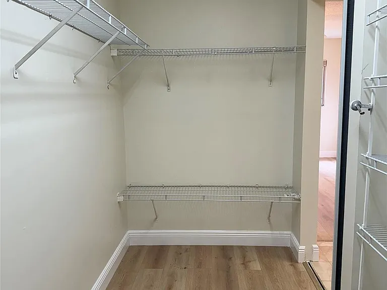 900 SW 142nd Ave #202L — Photo 24