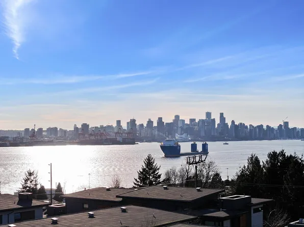 533 E 3rd St #7, North Vancouver, BC V7L 1G4
