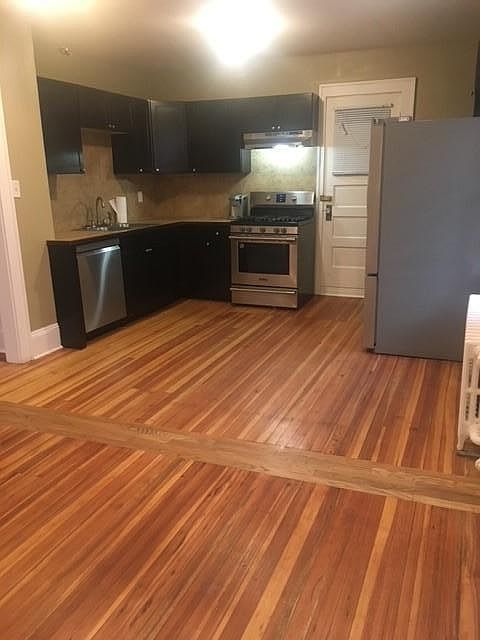 2nd image of 2-224 6th St #2