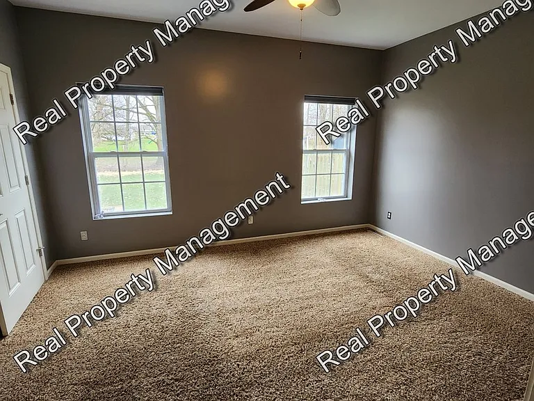 9405 W 142nd Pl — Photo 2