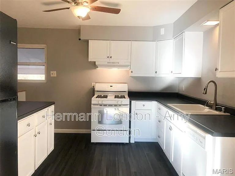 10729 Waycroff Dr — Photo 2