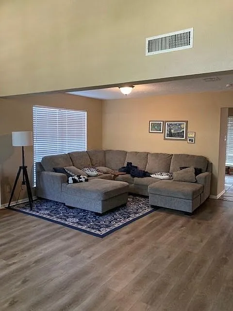 3 bed, 2.5 bath, 1743 sqft, $2,300 — Photo 3