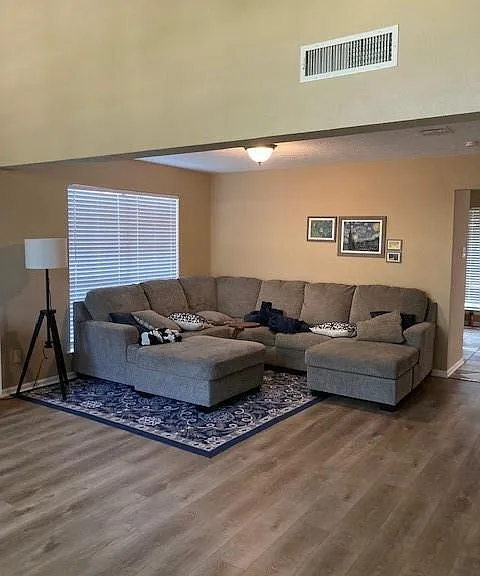 14562 Oak Chase Dr — Photo 4