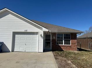 1018 Christie Ln, Grain Valley, MO 64029