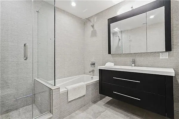 Sold by Avenue Sotheby's International Realty | media 22