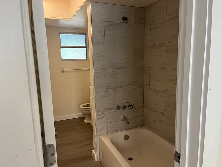 2301 Bay Blvd #1 — Photo 21