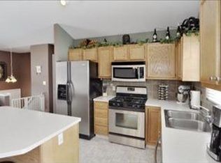 6018 Autumn Ridge Dr, Greenville, MI 48838