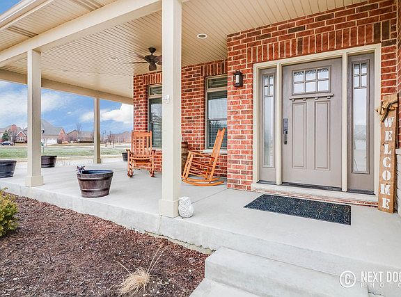 3rd image of 21464 S Redwood Ln