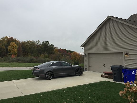 3rd image of 2194 Dorchester Dr