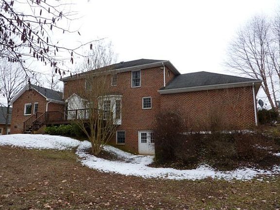 2nd image of 318 Updike Pl