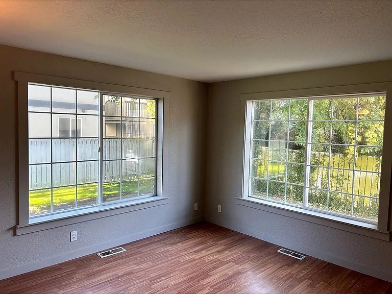 3244 Partridge Ln — Photo 9