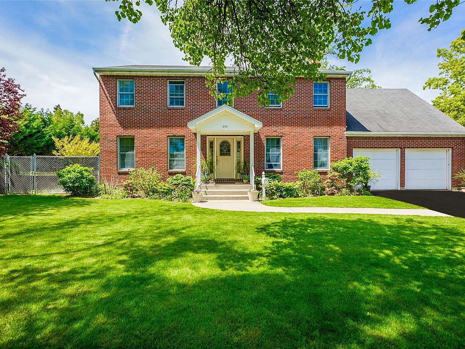 257 Walnut Street, Lindenhurst, NY 11757 Zillow