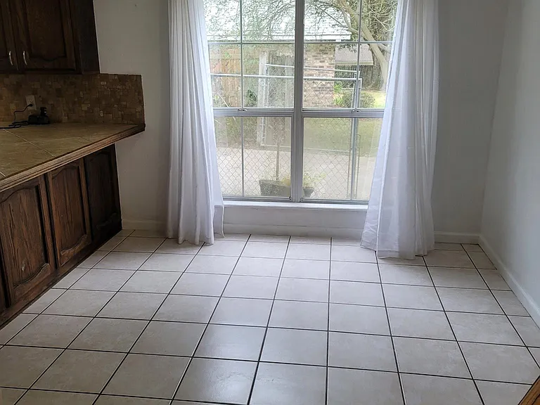 18607 Red Oak Dr — Photo 9
