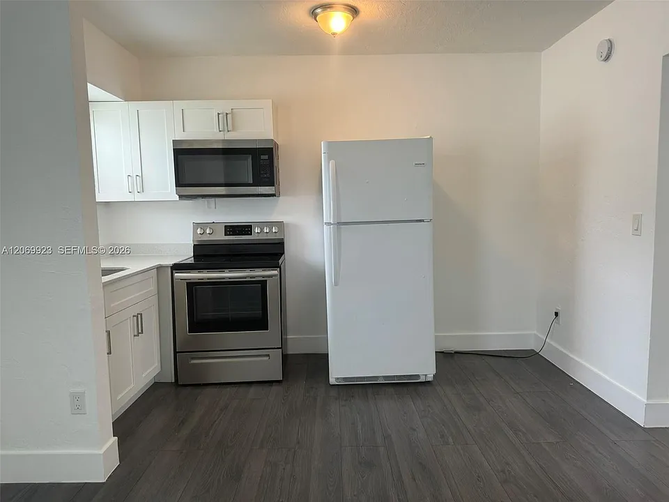 2150 NW 24th St #4
