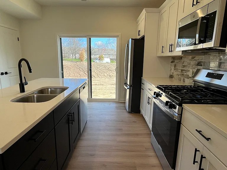 2823 Foxglove Ln — Photo 18
