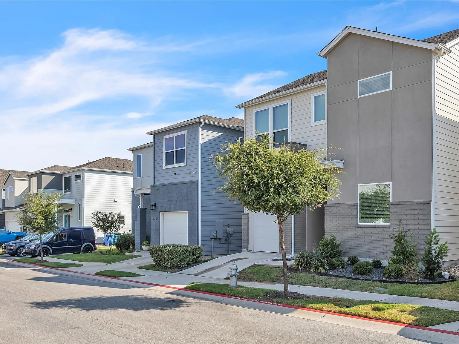 3 bed, 2.5 bath, 1485 sqft, $1,950 — Photo 2