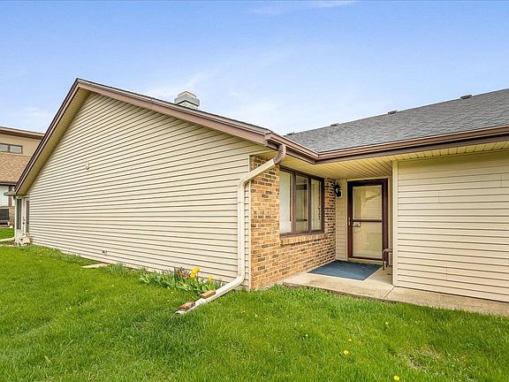 2nd image of 7487 Colosseum Dr #4