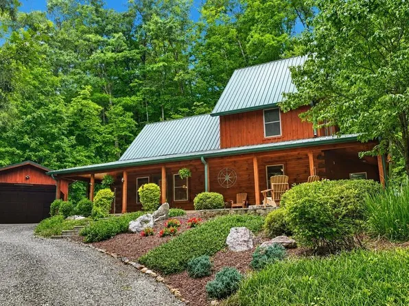 1026 High Top Mountain Rd, Whittier, NC 28789