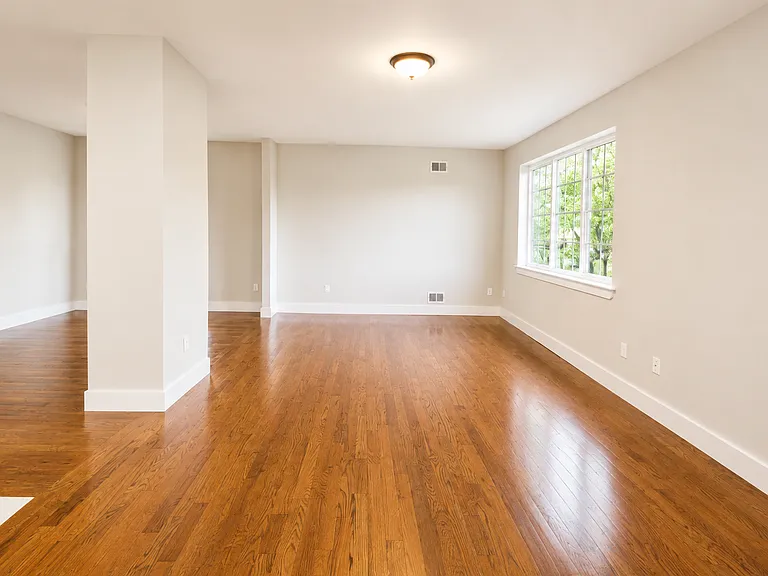 152 Parkwood Ave #2 — Photo 6