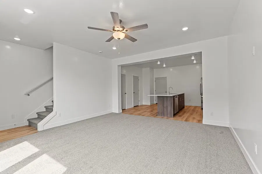 3 bed, 2.5 bath, 1620 sqft, $1,899 — Photo 4