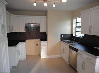 4th image of 1804 Lauderdale Manor Dr