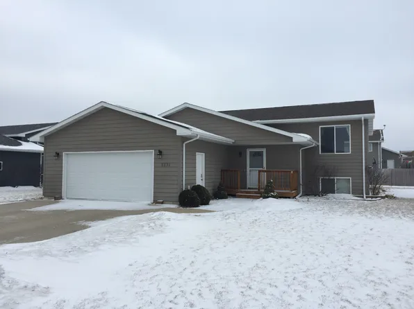 2231 Bluegill Ave, Brookings, SD 57006
