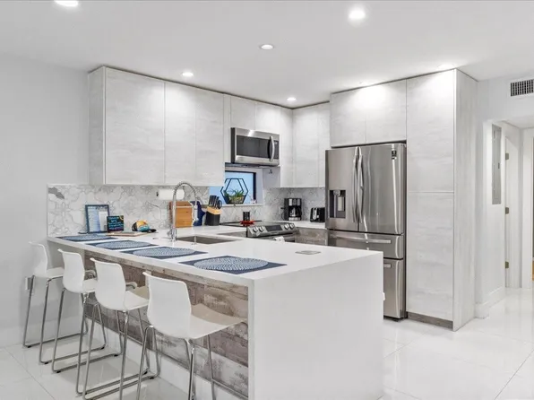 2911 N Ocean Drive, Hollywood, FL 33019