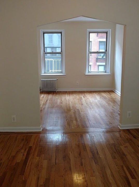 2nd image of 325 E 48th St #Ub
