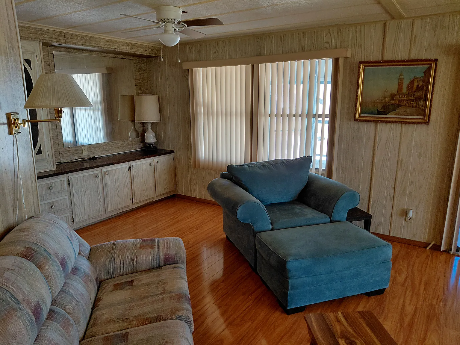 2 bed, 1200 sqft, $1,895 — Photo 2