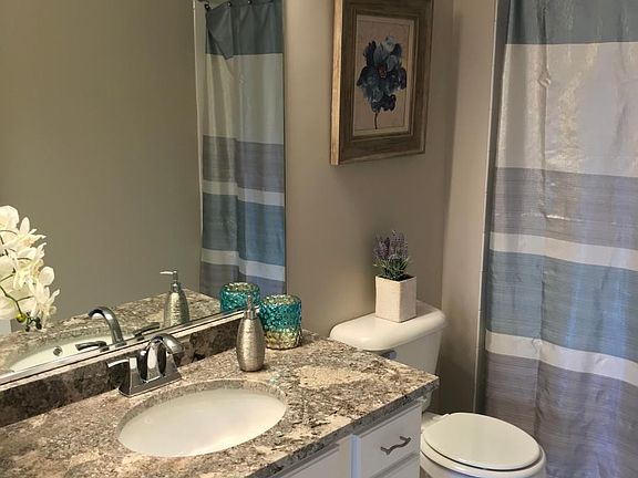 4th image of 470 W Mahogany Ct Unit 203