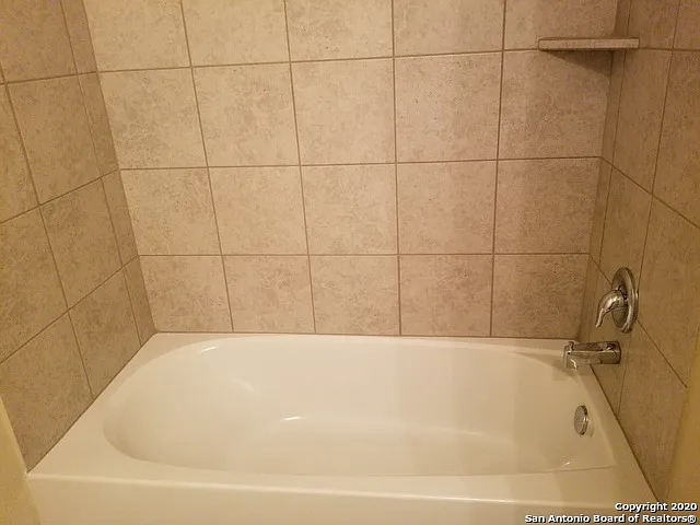 3 bed, 2.0 bath, 1442 sqft, $1,800 — Photo 4
