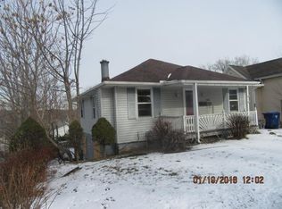 820 10th Ave S, Clinton, IA 52732
