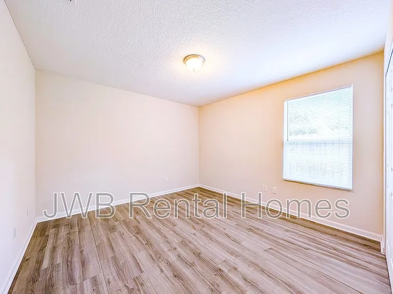 8000 Dandy Ave — Photo 9