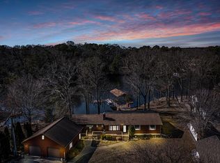 495 Harbor Dr, Reedville, VA 22539