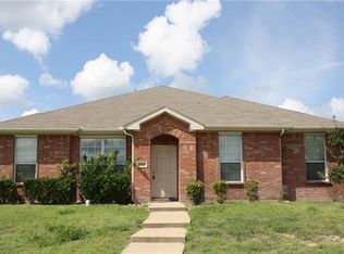 611 Halley Ln, Lancaster, TX 75146