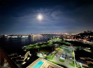 1203 River Rd APT 19K, Edgewater, NJ 07020