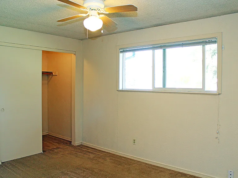 4110-4116 N Willis Blvd — Photo 13