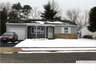 5 Eton Rd, Toms River, NJ 08757