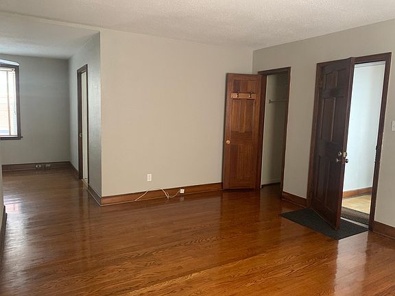 4th image of 7760 Wise Ave #9