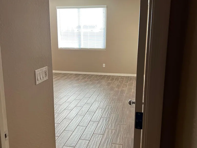 17437 W Victory St — Photo 15