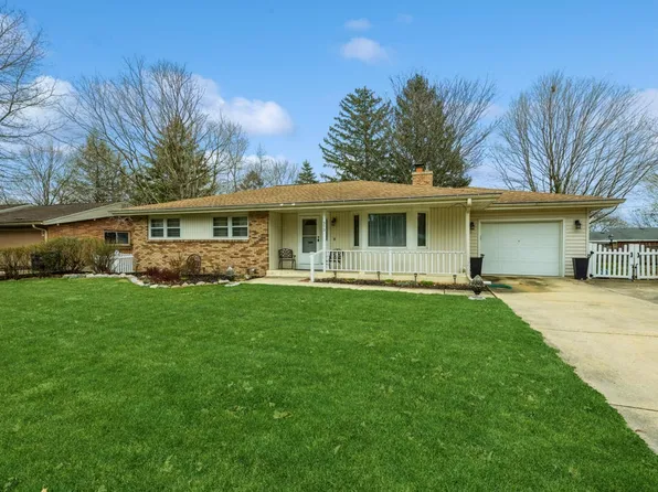 313 Timber Ln, Lake Geneva, WI 53147