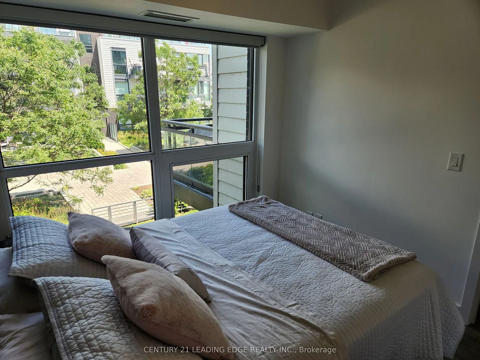 2 bed, $2,300 — Photo 1