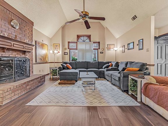 4th image of 8444 Kings Trail Dr