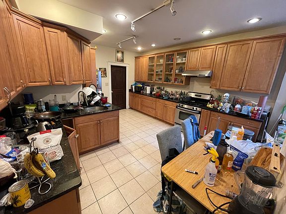 5th image of 127 Saint Paul St #1