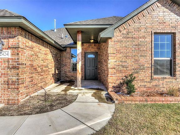 3rd image of 2424 Thornberry Ln